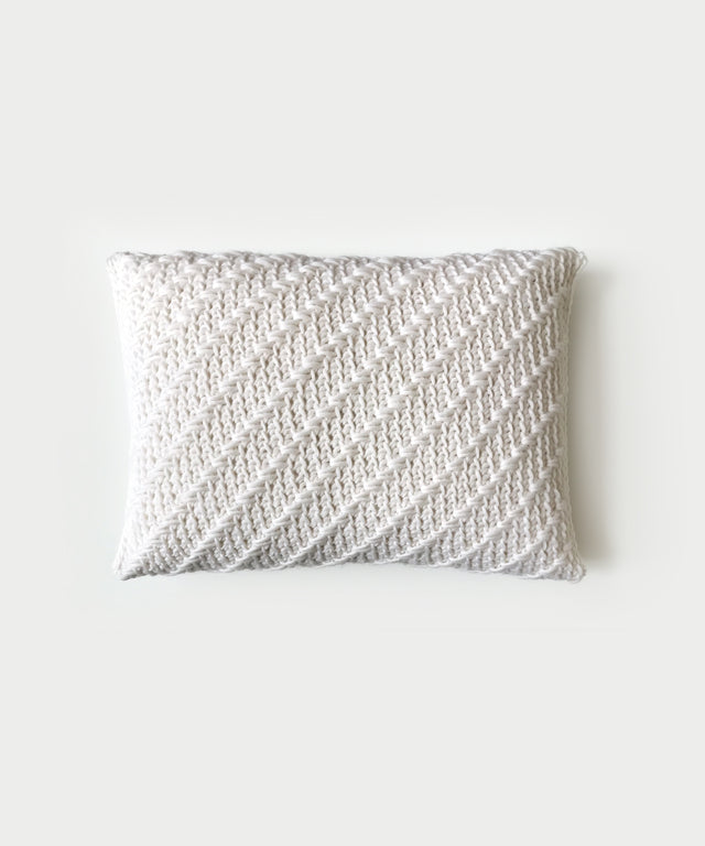Lineyè Pillow