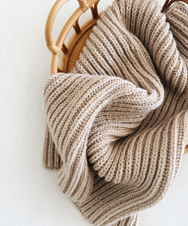 Amoni Throw