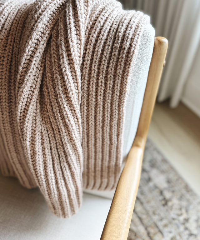 Amoni Throw
