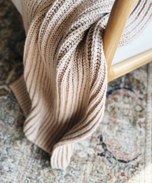 Amoni Throw